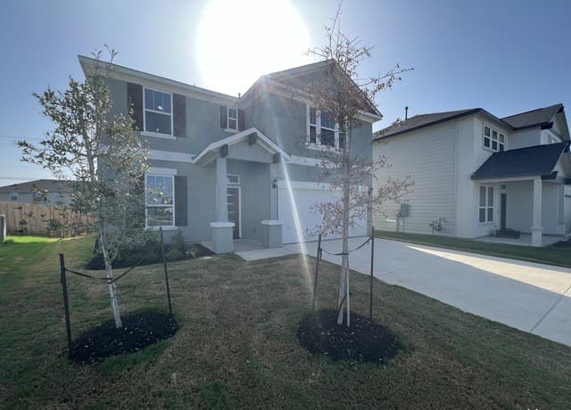 3-bedroom rental at 16630 Daylight Ln in Schertz, TX — photo 3