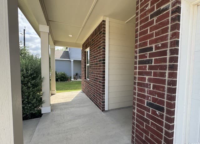 4-bedroom rental at 8607 Rock Mdw in Converse, TX — photo 3
