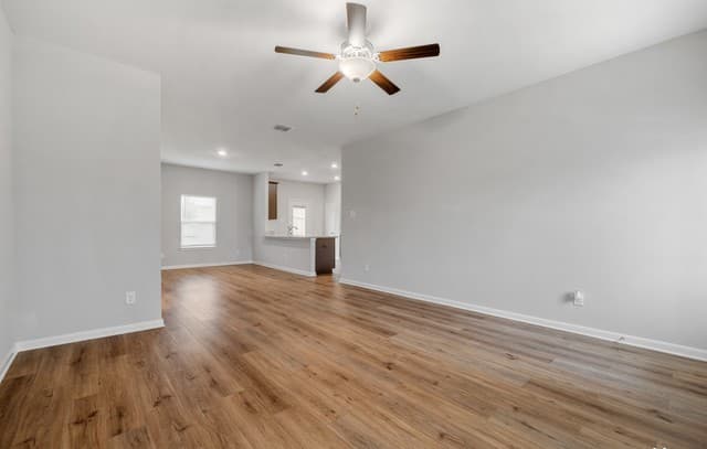 3-bedroom rental at 9234 Foxing Blfs in Converse, TX — photo 2