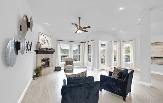 4-bedroom rental at 28726 Front Gate in Boerne, TX — photo 2