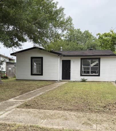 Home for sale at 9923 Eveningway Dr in San Antonio, TX — photo 1