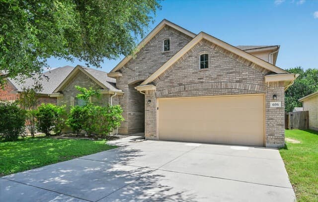 Home for sale at 606 Sea Headrig Dr in Cibolo, TX — photo 2