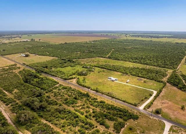 Home for sale at 2759 County Road 467 in Devine, TX — photo 1