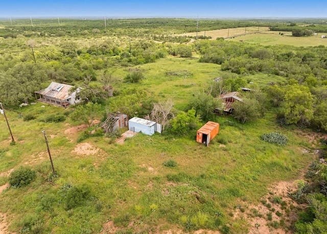 Home for sale at 2759 County Road 467 in Devine, TX — photo 3