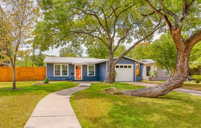 3-bedroom rental at 526 Marchmont Ln in San Antonio, TX — photo 2