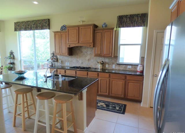 4-bedroom rental at 16114 Los Sedona in Helotes, TX — photo 3