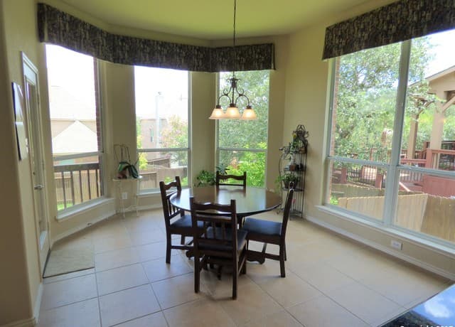 4-bedroom rental at 16114 Los Sedona in Helotes, TX — photo 4