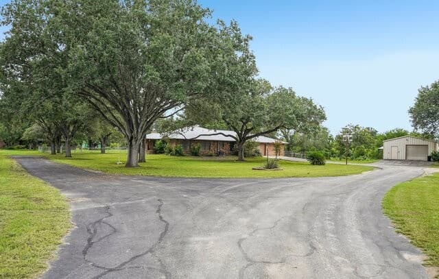 Home for sale at 19300 N Fm 81 in Hobson, TX — photo 4