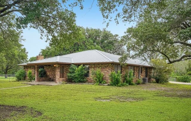 Home for sale at 19300 N Fm 81 in Hobson, TX — photo 5