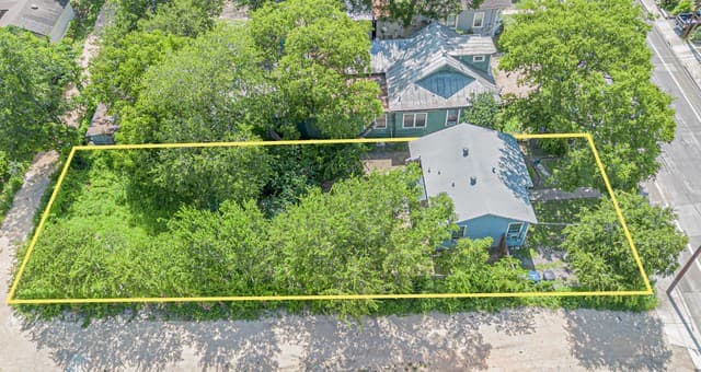 Home for sale at 232 E Theo Ave in San Antonio, TX — photo 4
