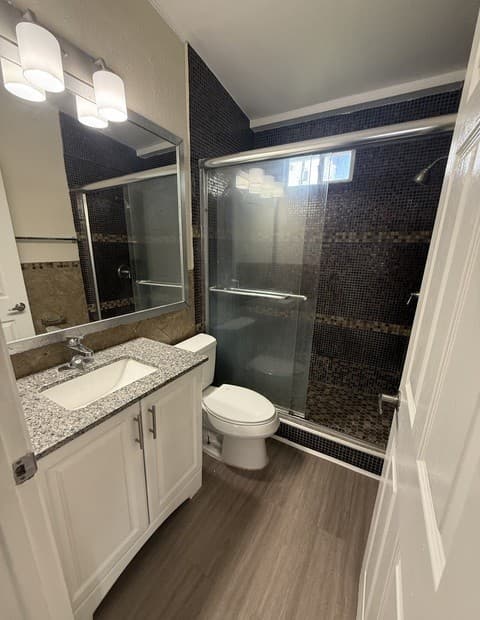 3-bedroom rental at 110 Greenhill Pass in San Antonio, TX — photo 4