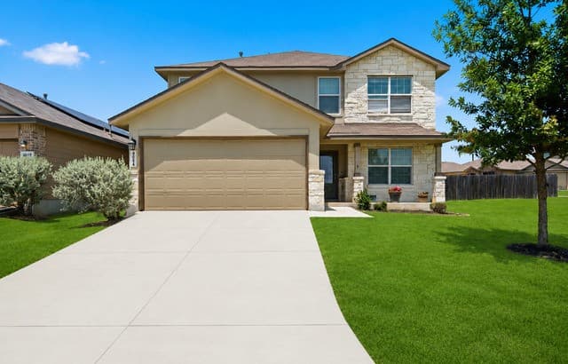 Home for sale at 4014 Fort Palmer Blvd in St Hedwig, TX — photo 1