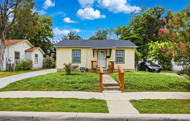 Home for sale at 410 Carroll St in San Antonio, TX — photo 1