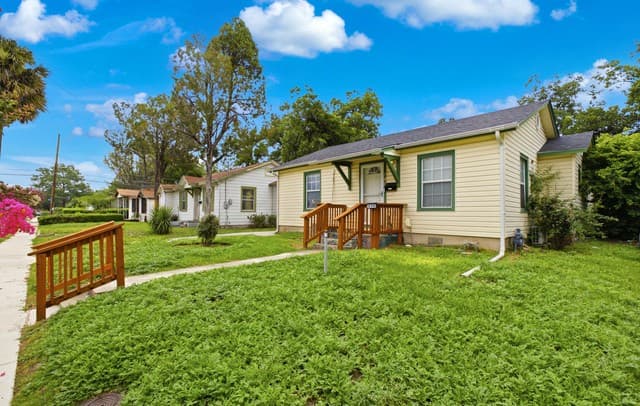 Home for sale at 410 Carroll St in San Antonio, TX — photo 3