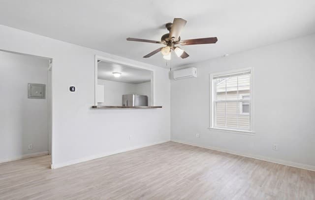 Home for sale at 410 Carroll St in San Antonio, TX — photo 5