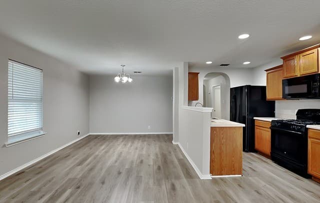 3-bedroom rental at 6510 Poseidon in Converse, TX — photo 4