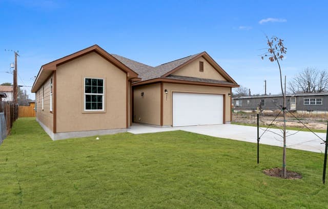 Home for sale at 221 Sligo in San Antonio, TX — photo 1