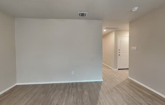 3-bedroom rental at 5546 Basil Chase in St Hedwig, TX — photo 2