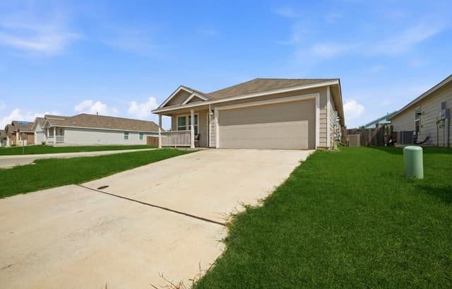Home for sale at 13103 Rosemary Cv in St Hedwig, TX — photo 4