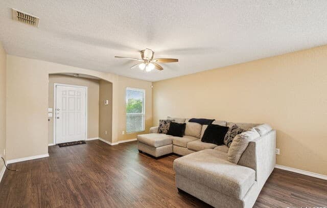 Home for sale at 3507 Alonzo Flds in Converse, TX — photo 2