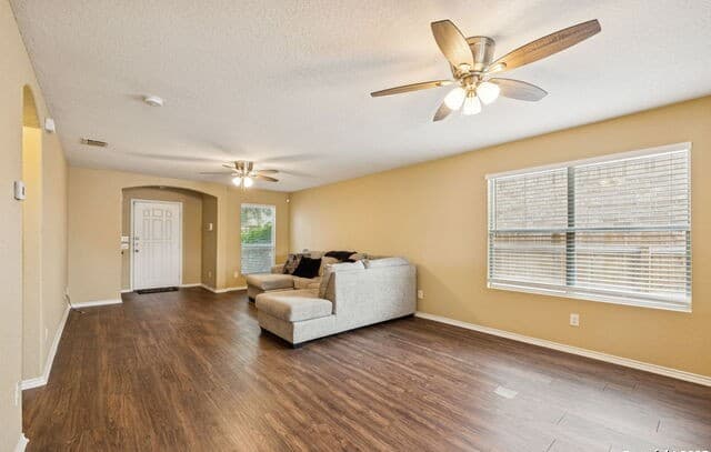 Home for sale at 3507 Alonzo Flds in Converse, TX — photo 4