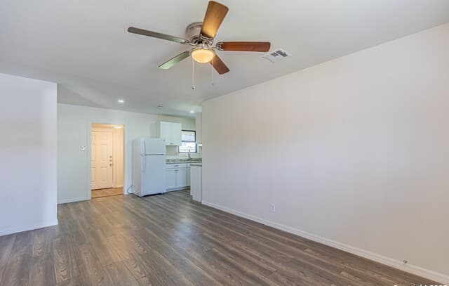 2-bedroom rental at 131 Harald in San Antonio, TX — photo 5