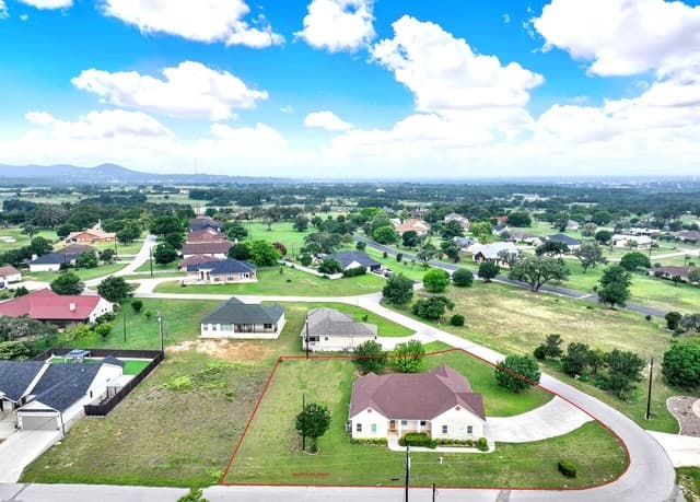 Home for sale at 174 Edgewood in Bandera, TX — photo 2
