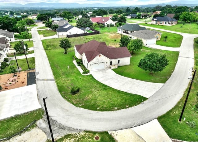 Home for sale at 174 Edgewood in Bandera, TX — photo 5