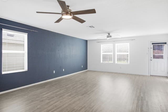 4-bedroom rental at 13005 Thyme Pass in St Hedwig, TX — photo 5