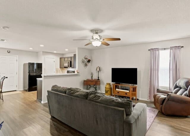 Home for sale at 13122 Heathers Arrow in St Hedwig, TX — photo 3
