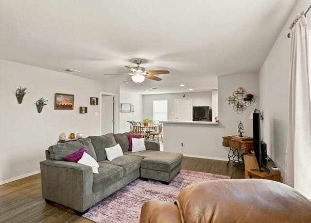 Home for sale at 13122 Heathers Arrow in St Hedwig, TX — photo 5