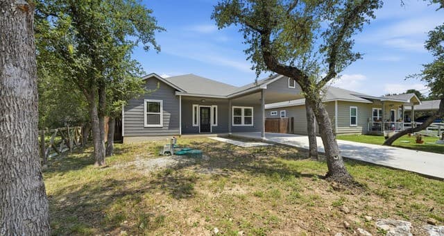 3-bedroom rental at 1035 Cedar Grove Trl in Spring Branch, TX — photo 3