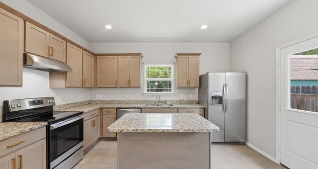 3-bedroom rental at 1035 Cedar Grove Trl in Spring Branch, TX — photo 4