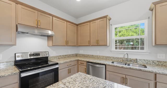 3-bedroom rental at 1035 Cedar Grove Trl in Spring Branch, TX — photo 5