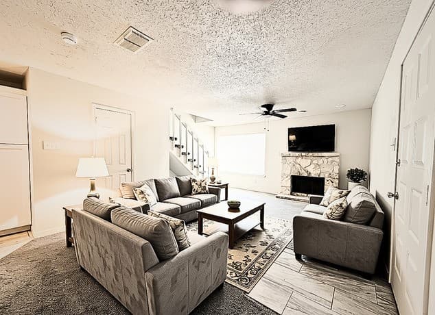 1-bedroom rental at 10527 Perrin Beitel Unit D207 in San Antonio, TX — photo 2