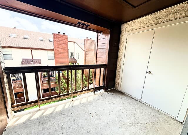 1-bedroom rental at 10527 Perrin Beitel Unit D207 in San Antonio, TX — photo 5