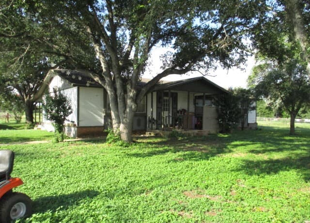 Home for sale at 11939 Loop 107 in Adkins, TX — photo 1