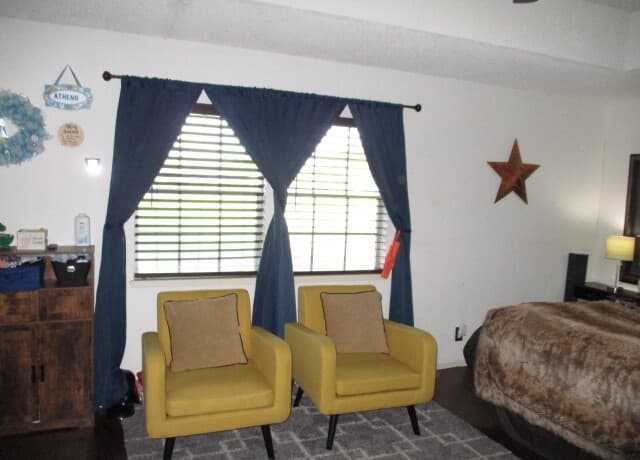 Home for sale at 11939 Loop 107 in Adkins, TX — photo 2