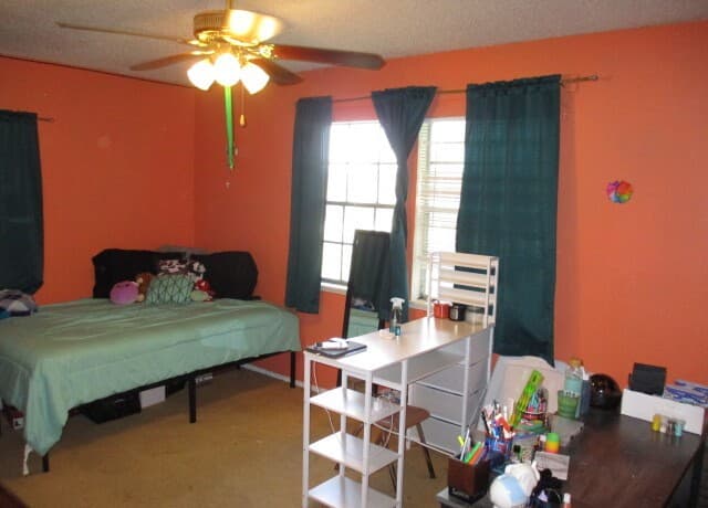 Home for sale at 11939 Loop 107 in Adkins, TX — photo 5