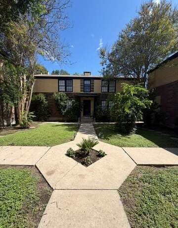 1-bedroom rental at 204 E Rosewood Ave Unit 1-4 in San Antonio, TX — photo 3