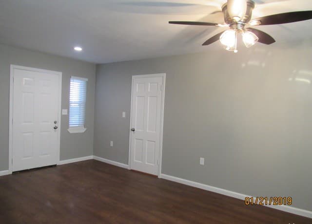 1-bedroom rental at 1024 W Woodlawn Ave Unit 6 in San Antonio, TX — photo 2