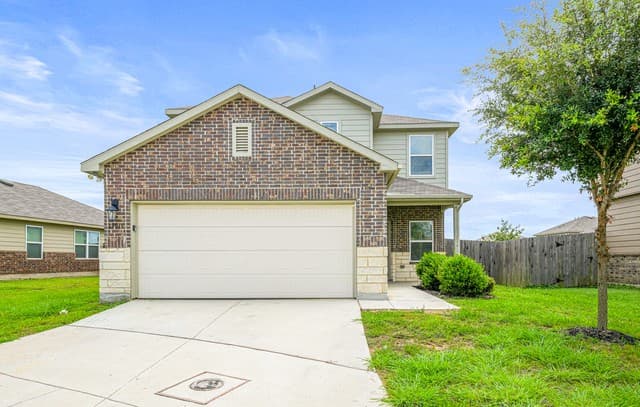 Home for sale at 13016 Lineberry in St Hedwig, TX — photo 2