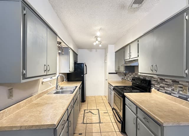 Home for sale at 116 Apache Cir in Cibolo, TX — photo 5