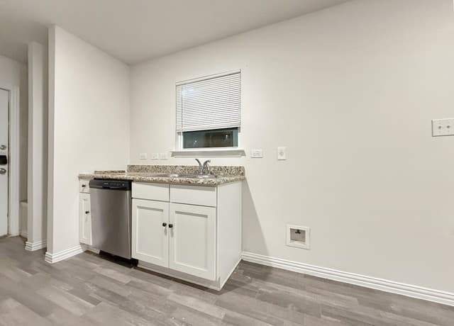 Home for sale at 3334 Martin Luther King Dr in San Antonio, TX — photo 5