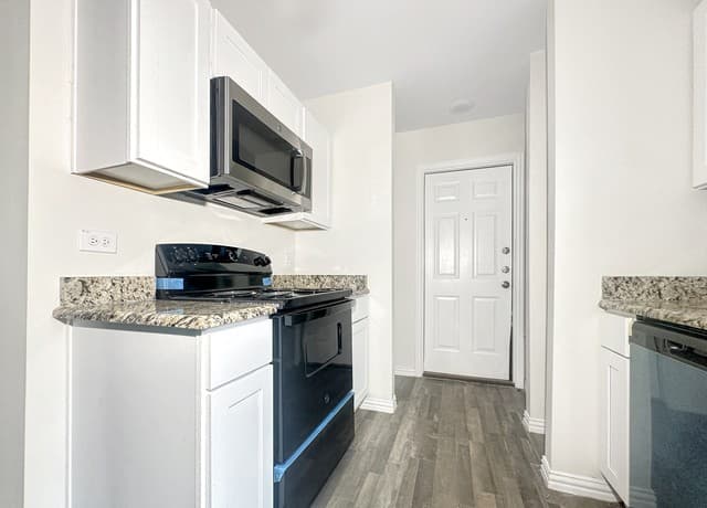 Home for sale at 3355 Martin Luther King Dr in San Antonio, TX — photo 4