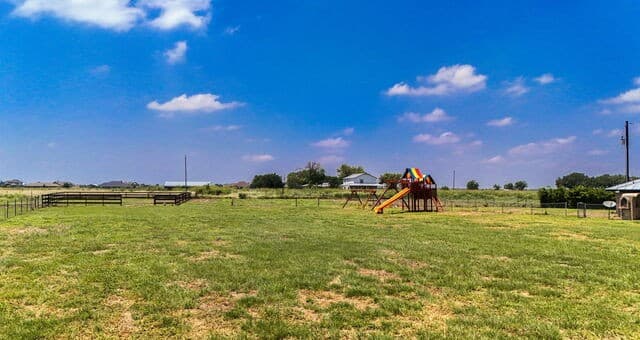 Home for sale at 166 Lower Seguin Rd in Marion, TX — photo 4