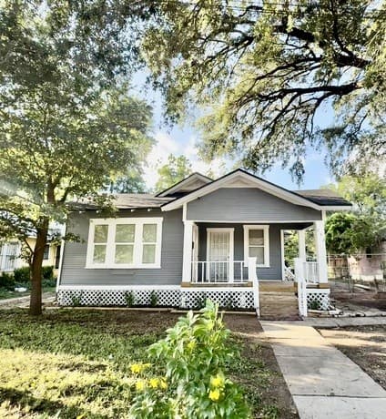 Home for sale at 143 Fair Ave in San Antonio, TX — photo 2