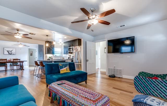3-bedroom rental at 721 Elmwood Dr in San Antonio, TX — photo 5