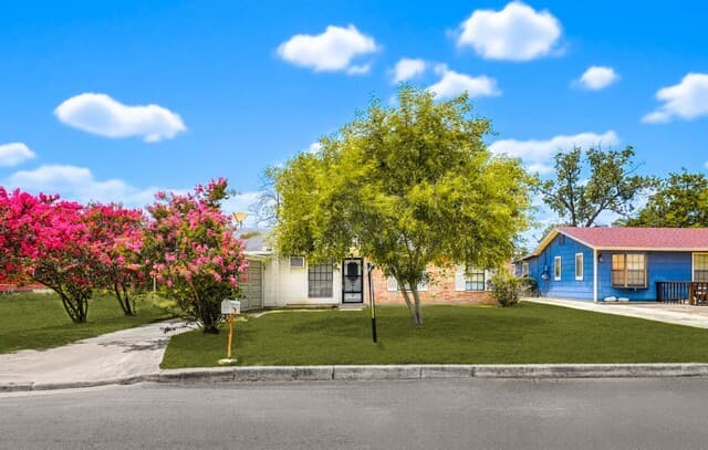Home for sale at 8831 Oakbrook St in San Antonio, TX — photo 1