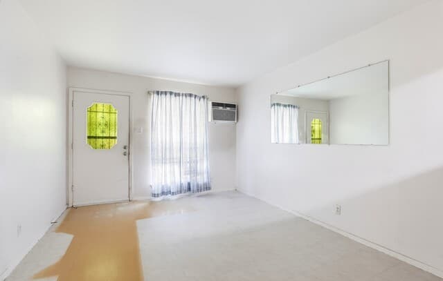 Home for sale at 8831 Oakbrook St in San Antonio, TX — photo 4